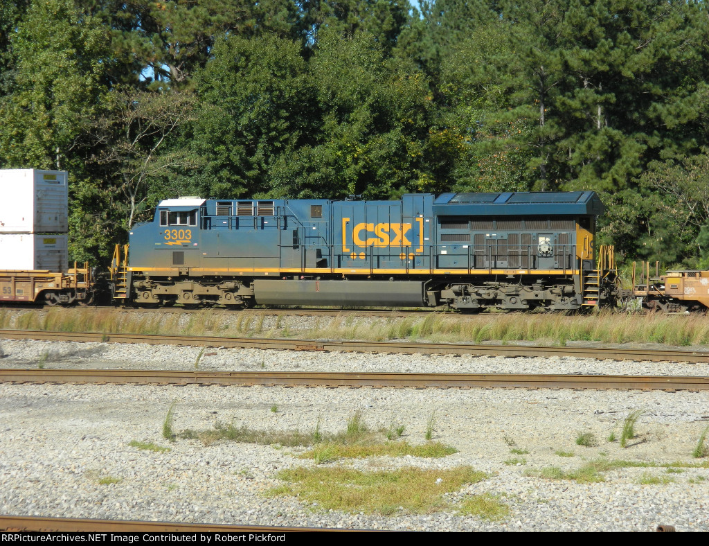 CSX 3303 (ET44AH)